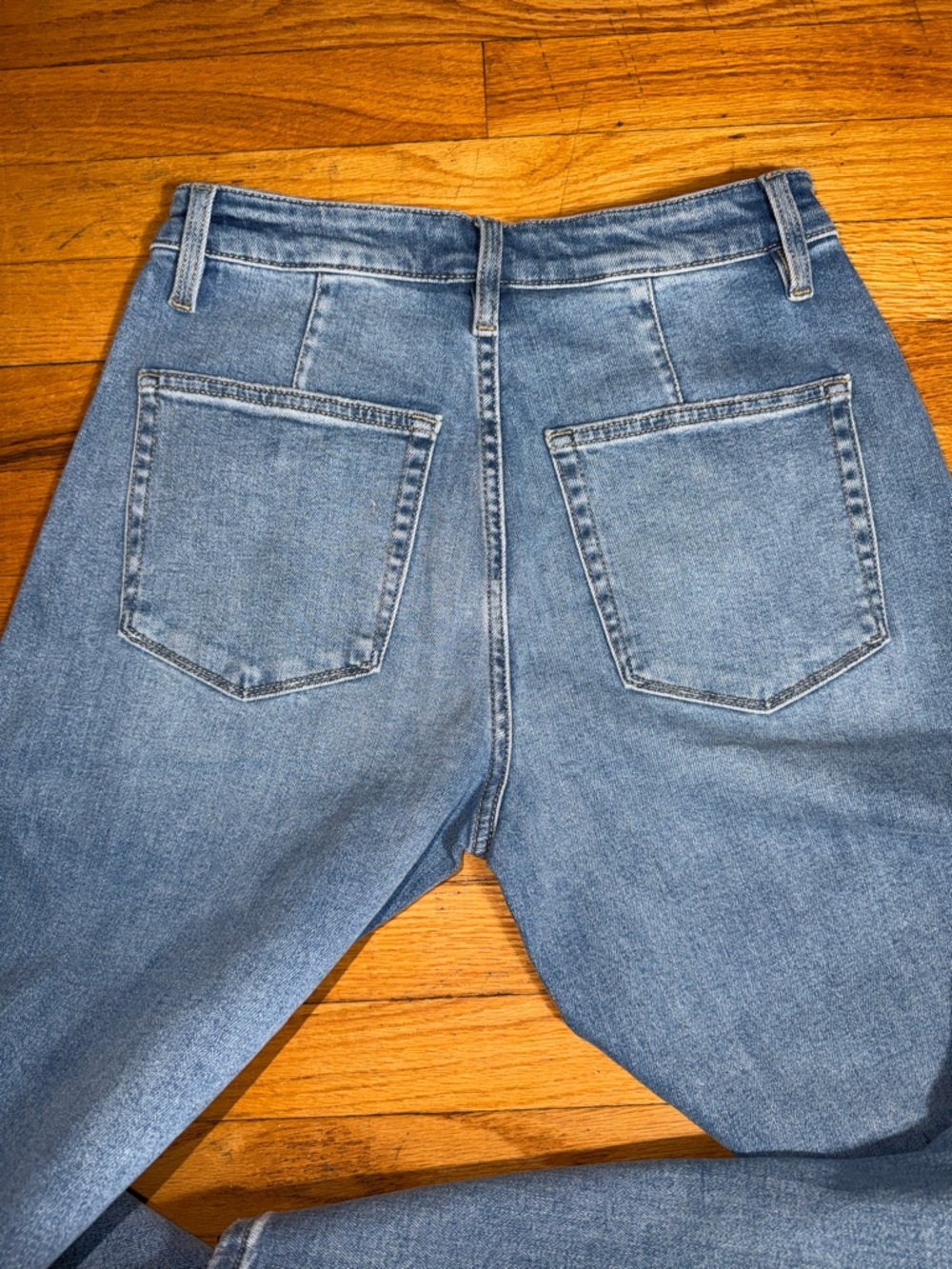 Wide Barrel High-Rise Light Blue Wide-Leg Jeans for Women - Picture 5 of 11